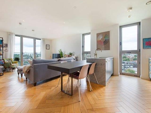 Apartment for sale in West Hampstead, Greater London