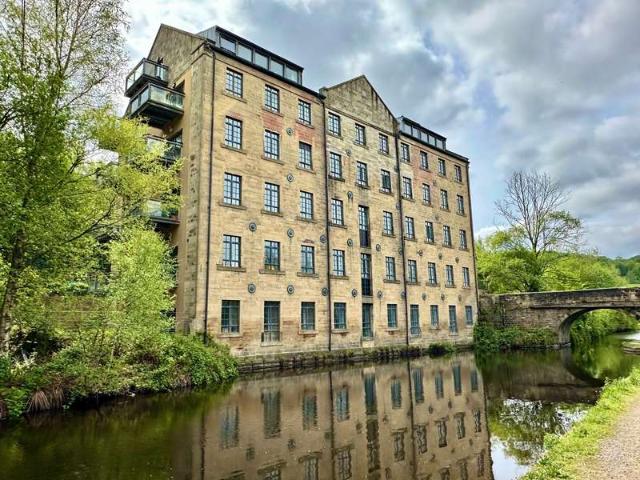 Apartment for sale in Todmorden