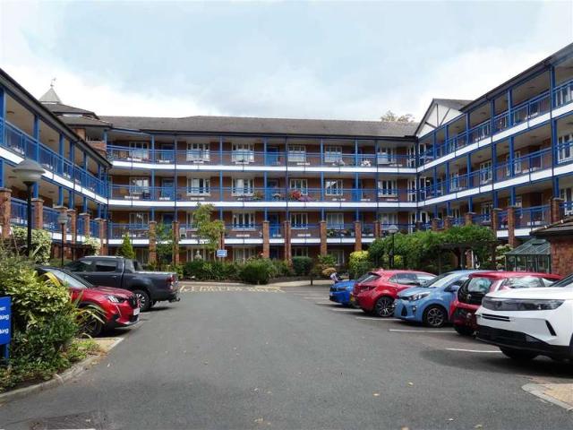 Apartment for sale in Huyton, Knowsley