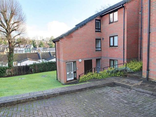 Apartment for sale in Hammerfield, Pouchen End