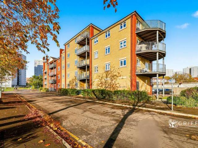 Apartment for sale in Grays, Essex