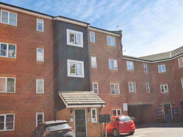 Apartment for rent in Pouchen End, Hertfordshire