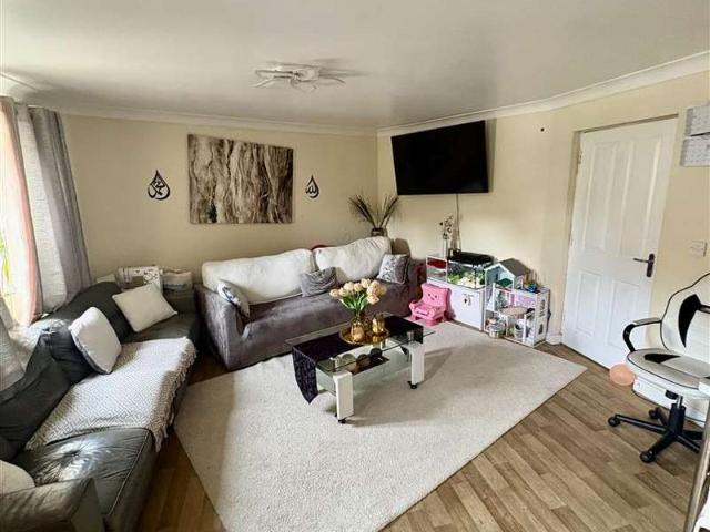 Apartment for sale in Purfleet, Essex