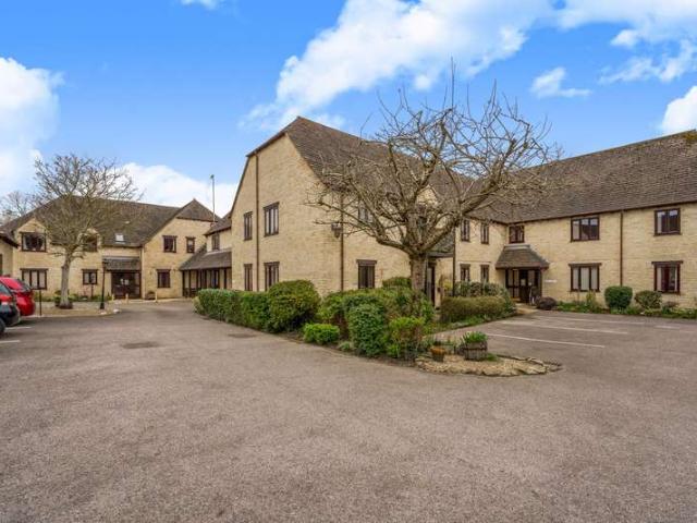 Apartment for sale in Black Bourton, Oxfordshire