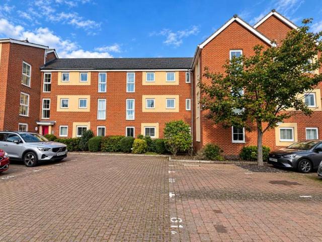 Apartment for sale in Queen's Hills, South Norfolk