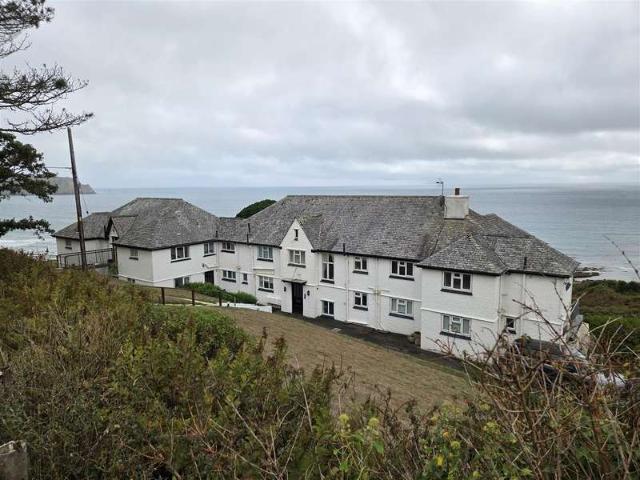 Apartment for rent in Trewithian, Gerrans
