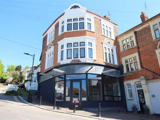 Apartment for sale in Alton Barnes, Essex