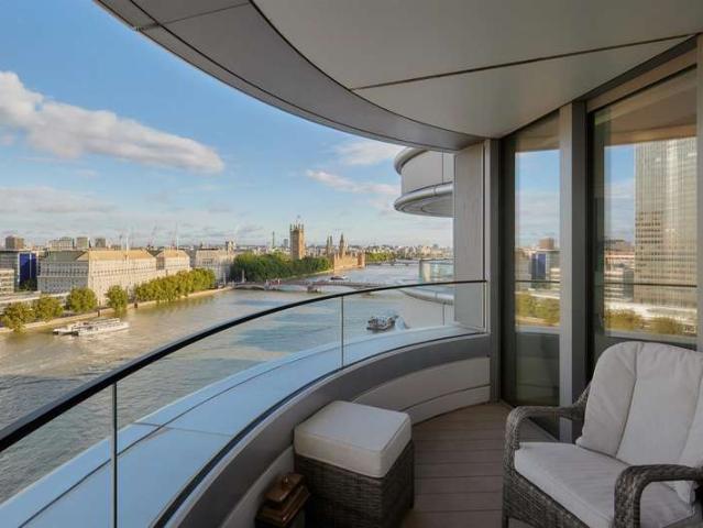 Apartment for sale in London Borough of Lambeth, Greater London