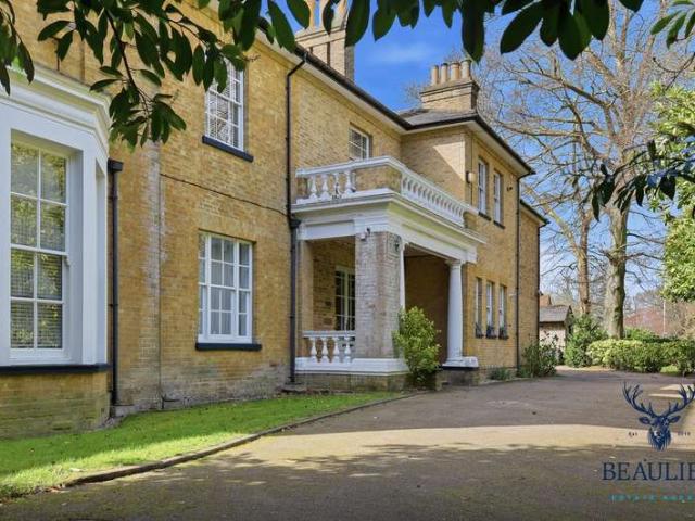 Apartment for sale in Hutton, Navestock Side