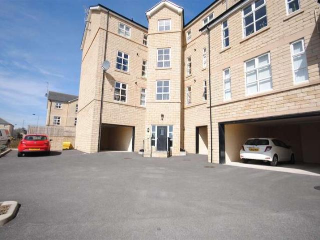 Apartment for rent in Hill Top, Bradford