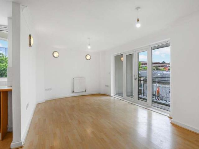 Apartment for sale in Greater London