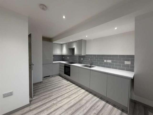 Apartment for sale in Southtown, Stokesby