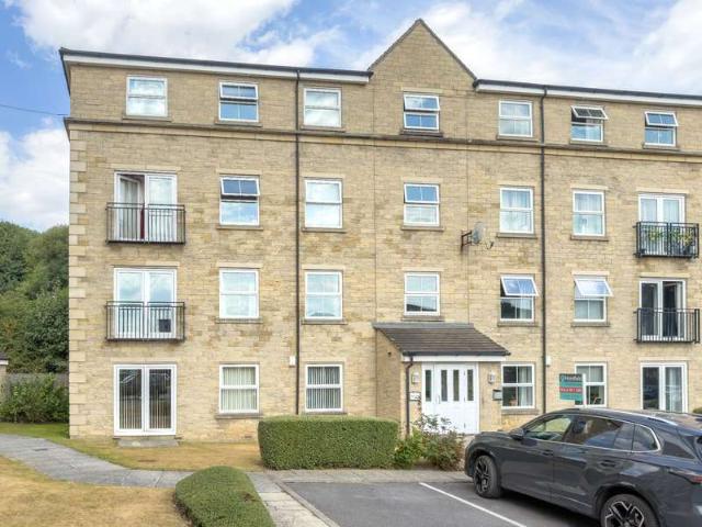Apartment for sale in Bailiff Bridge, West Yorkshire