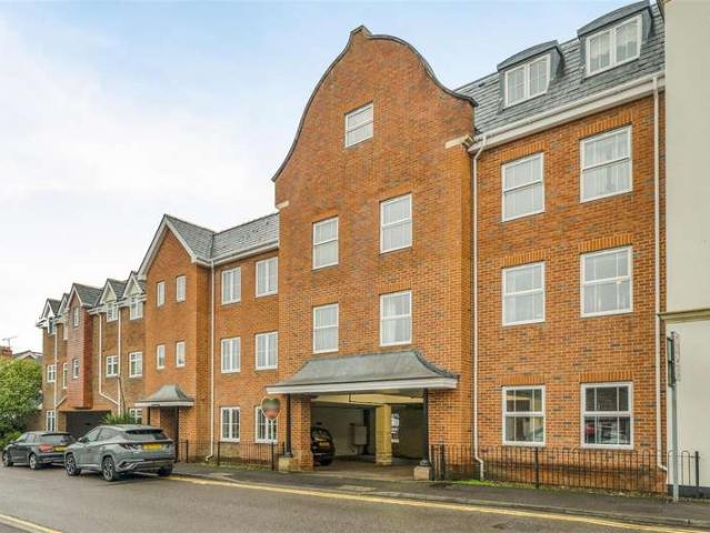 Apartment for sale in Buckler's Park, Crowthorne