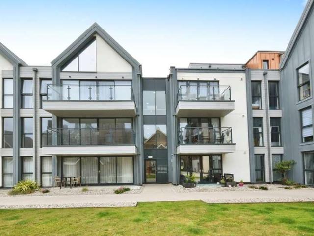 Apartment for sale in Porthcawl, Nottage