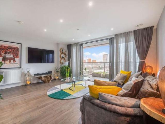 Apartment for sale in Isle Of Dogs, Greater London