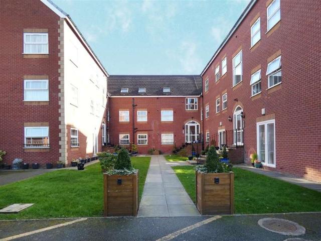 Apartment for sale in Huyton, Knowsley