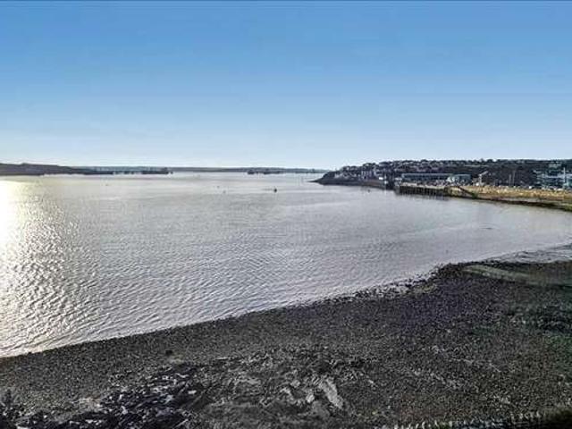 Apartment for sale in Milford Haven, Wales