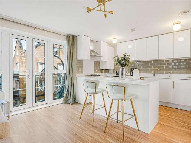 Apartment for sale in Hertford, Colliers End