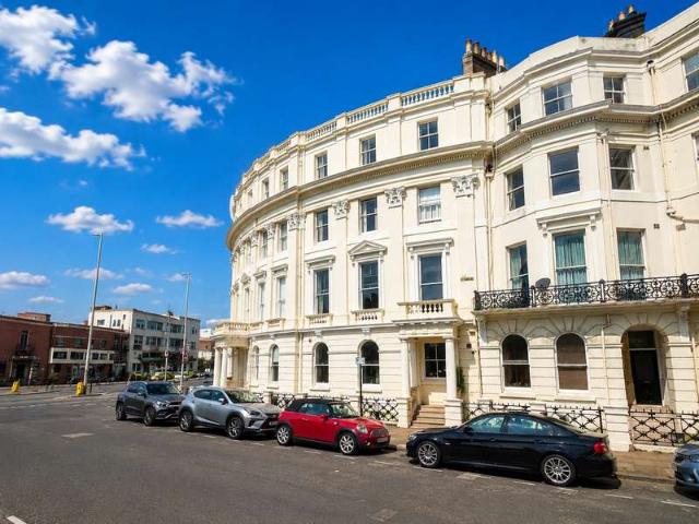 Apartment for sale in Aldrington