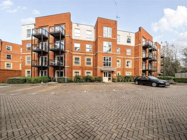 Apartment for sale in Buckler's Park, Crowthorne