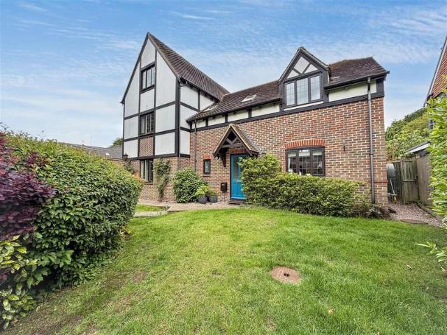 Apartment for sale in Berrick Salome, Oxfordshire