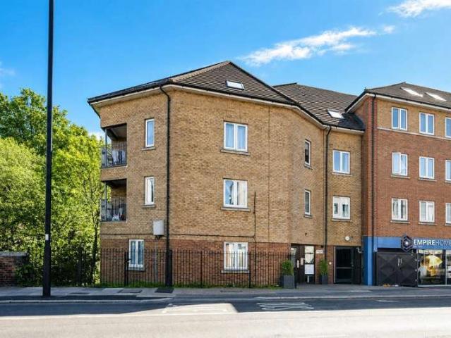 Apartment for sale in Palmers Green, Greater London
