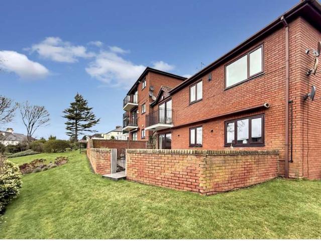 Apartment for sale in Heswall, Wirral
