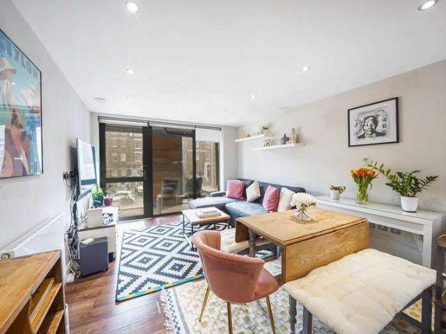 Apartment for sale in Peckham, Greater London