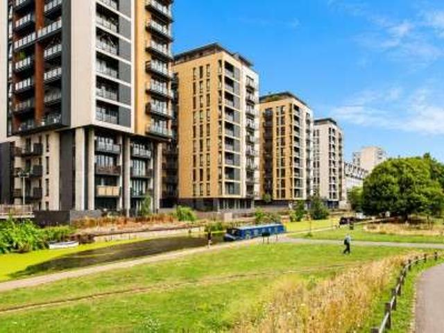 Apartment for sale in Suttons Wharf, Greater London