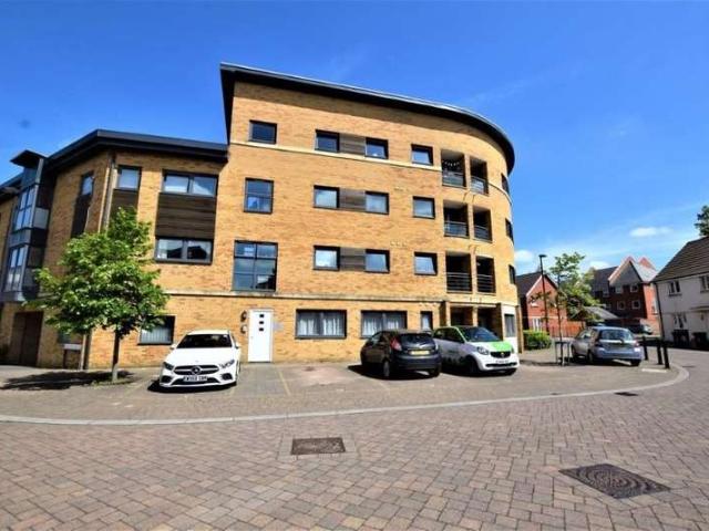 Apartment for sale in Rodbourne, Swindon