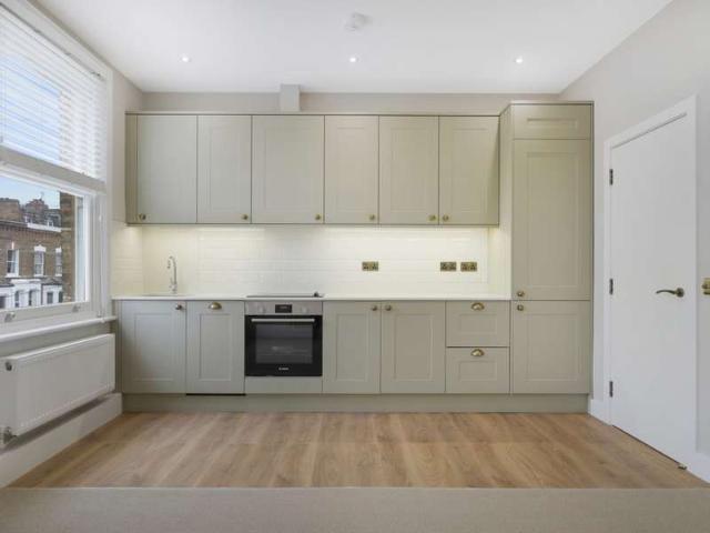 Apartment for sale in Kensal Town, Greater London