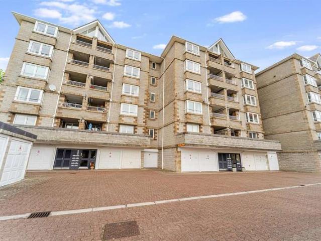Apartment for sale in Weston-super-mare, North Somerset