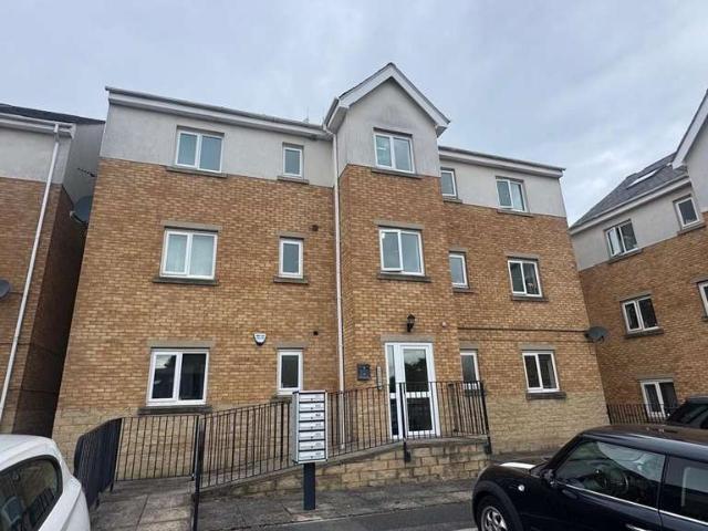 Apartment for sale in Batley, West Yorkshire