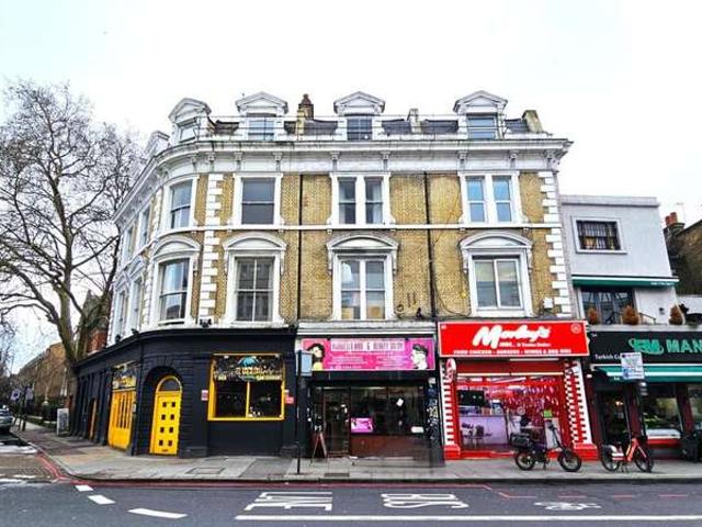 Apartment for sale in Camberwell, Greater London