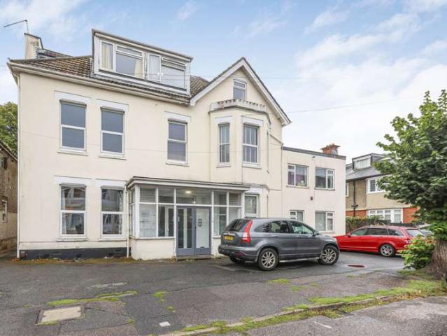 Apartment for sale in Boscombe, Bournemouth