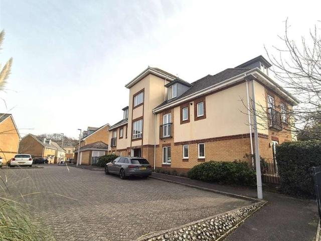 Apartment for sale in Poole