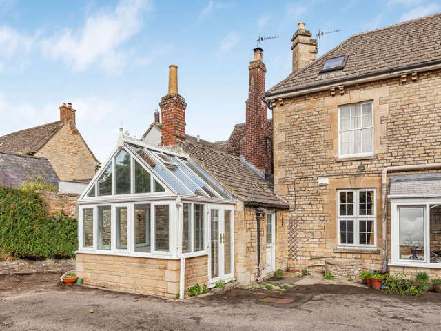 Apartment for sale in Black Bourton, Oxfordshire