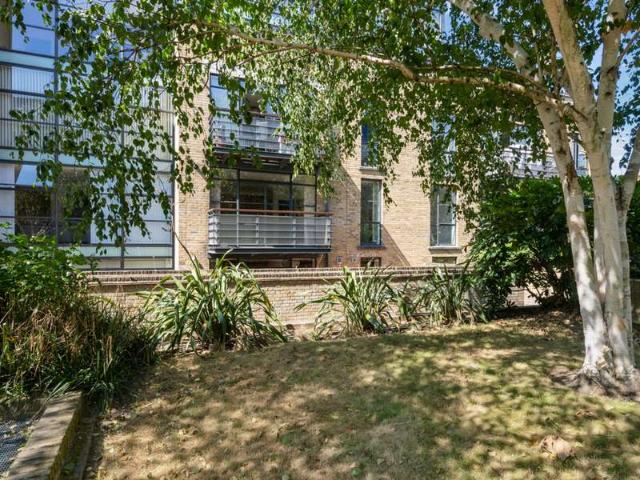 Townhouse for sale in St. Mildred's, The Bridge