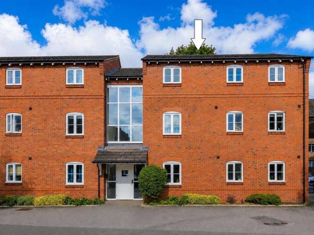 Apartment for sale in Cliff Hill, Green Close