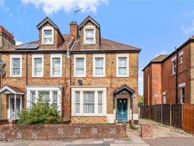 Apartment for sale in Mapesbury, Greater London