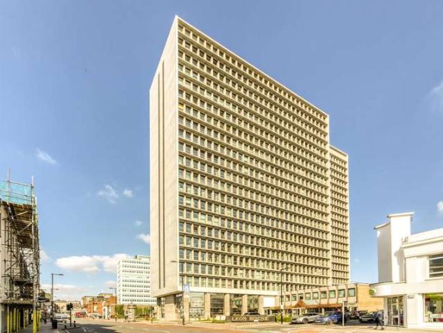 Apartment for sale in Croydon, Waddon