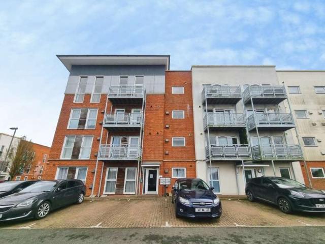 Apartment for sale in Maidenhall, Key Street