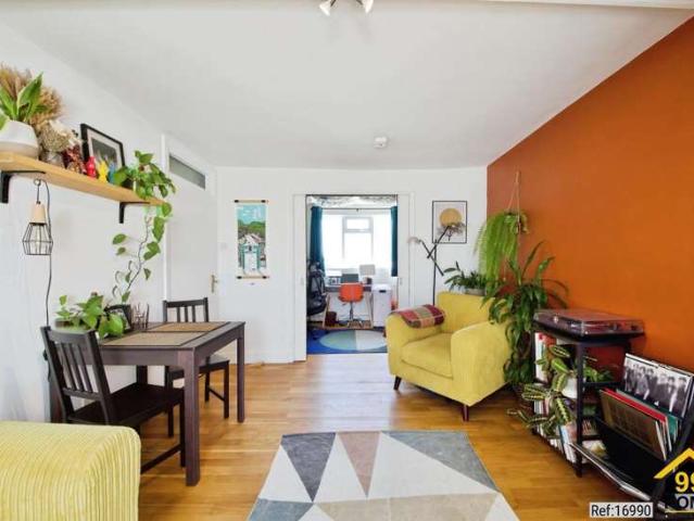 Apartment for sale in Finsbury Park, Greater London