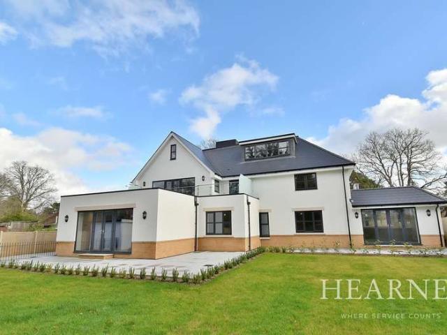 Apartment for sale in Parley Cross, West Parley