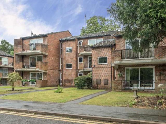 Apartment for sale in Buckler's Park, Crowthorne