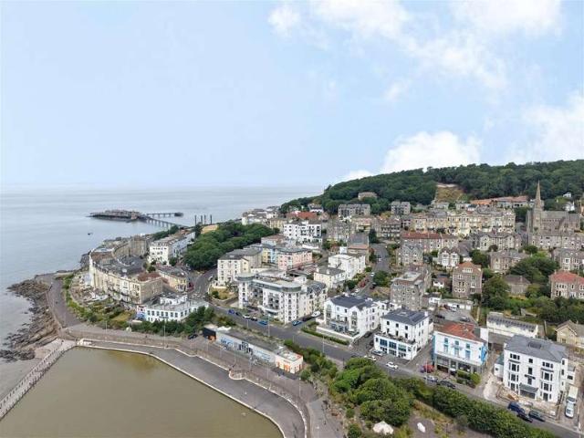 Apartment for sale in Weston-super-mare, North Somerset