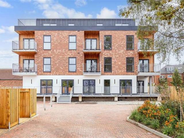 Apartment for sale in Sandown Park, Kent