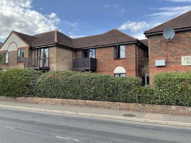 Apartment for sale in Partridge Green, Horsham