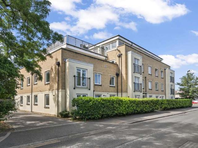 Apartment for sale in London Borough of Hounslow, Greater London